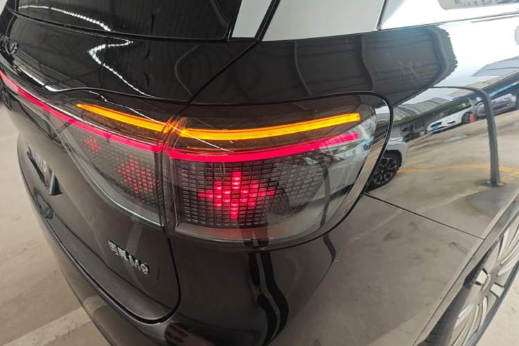 Used Hima AITO M9 2025 Model Range-Extended Ultra Edition 52kWh 6-seater (896-line LiDAR) Right Rear Taillight