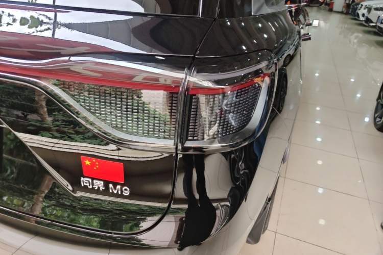 Used Hima AITO M9 2025 Extended-Range Ultra Version 52 kWh 6-Seater Right Rear Taillight