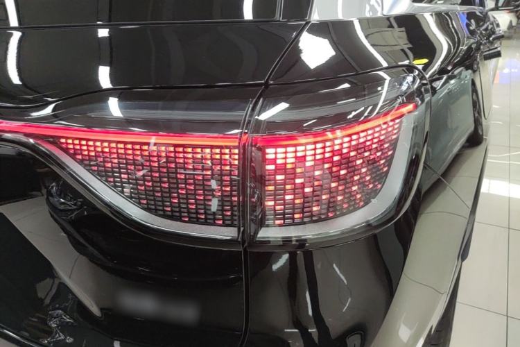 Used Hima AITO M9 2025 Extended-Range Ultra Version 52 kWh 6-Seater Right Rear Taillight