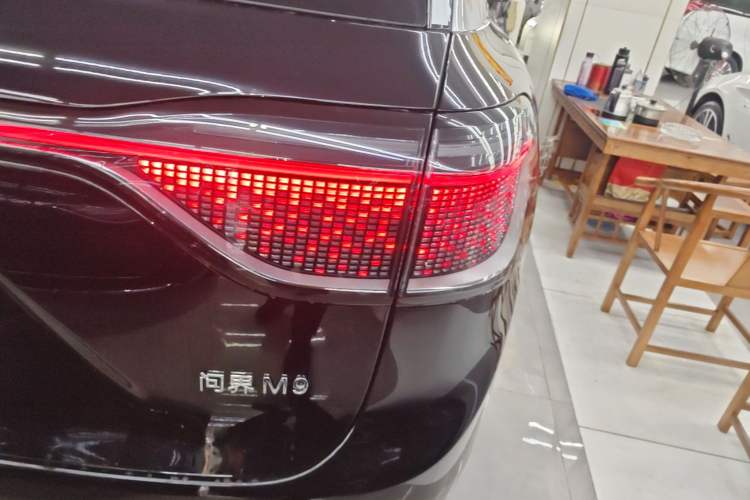 Used Hima AITO M9 2025 Extended-Range Ultra Version 52 kWh 5-Seater Edition Right Rear Taillight