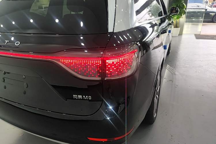 Used Hima AITO M9 2025 Extended-Range Max Version 52 kWh 6-Seater Edition Right Rear Taillight