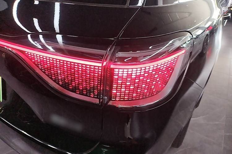 Used Hima AITO M9 2025 Extended-Range Ultra Version 52 kWh 6-Seater Right Rear Taillight