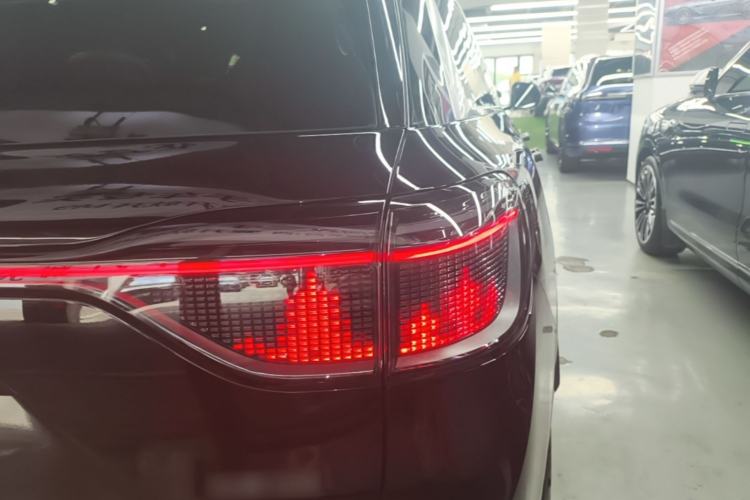 Used Hima AITO M9 2025 Extended-Range Ultra Version 52 kWh 5-Seater Edition Right Rear Taillight
