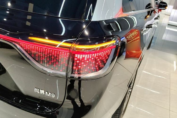 Used Hima AITO M9 2025 Extended-Range Ultra Version 52 kWh 6-Seater Right Rear Taillight