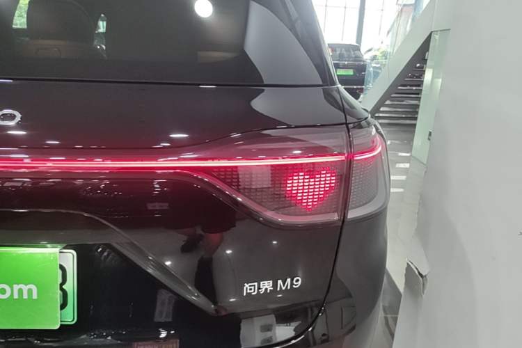 Used Hima AITO M9 2025 Extended-Range Ultra Version 52 kWh 6-Seater Right Rear Taillight