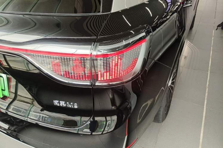 Used Hima AITO M9 2025 Extended-Range Ultra Version 52 kWh 6-Seater Right Rear Taillight