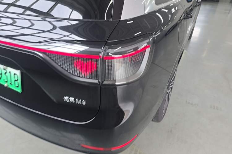 Used Hima AITO M9 2025 Extended-Range Ultra Version 52 kWh 5-Seater Edition Right Rear Taillight