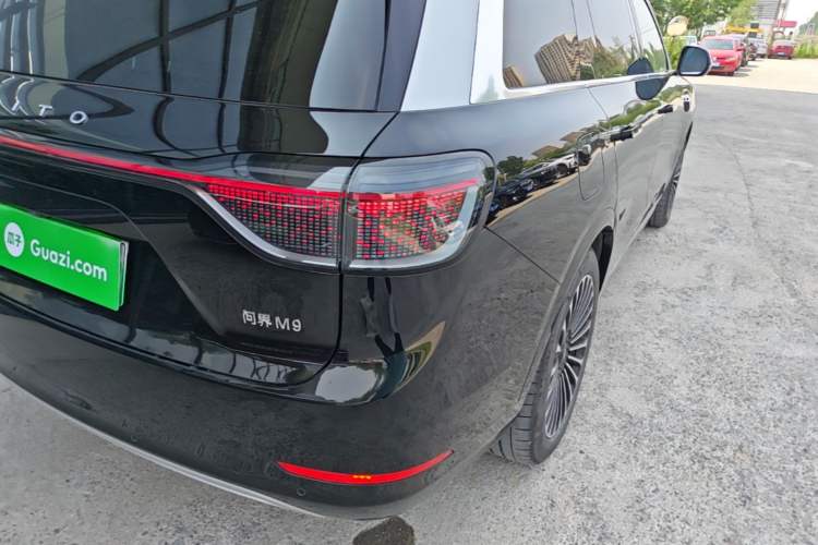 Used Hima AITO M9 2025 Extended-Range Ultra Version 52 kWh 6-Seater Right Rear Taillight
