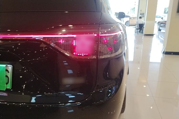 Used Hima AITO M9 2025 Extended-Range Ultra Version 52 kWh 6-Seater Right Rear Taillight