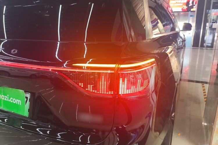 Used Hima AITO M9 2025 Extended-Range Max Version 52 kWh 5-Seater Edition Right Rear Taillight
