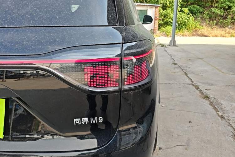 Used Hima AITO M9 2025 Extended-Range Ultra Version 52 kWh 6-Seater Right Rear Taillight