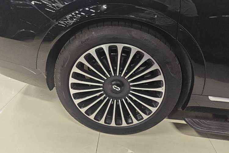 Used Hima AITO M9 2025 Extended-Range Ultra Version 52 kWh 6-Seater Right Rear Wheel Hub