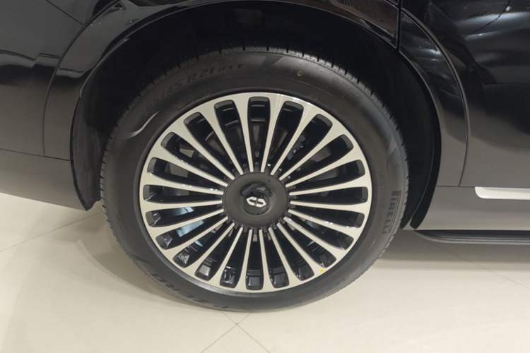 Used Hima AITO M9 2025 Extended-Range Ultra Version 52 kWh 6-Seater Right Rear Wheel Hub