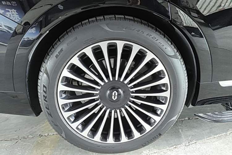 Used Hima AITO M9 2025 Extended-Range Ultra Version 52 kWh 6-Seater Right Rear Wheel Hub