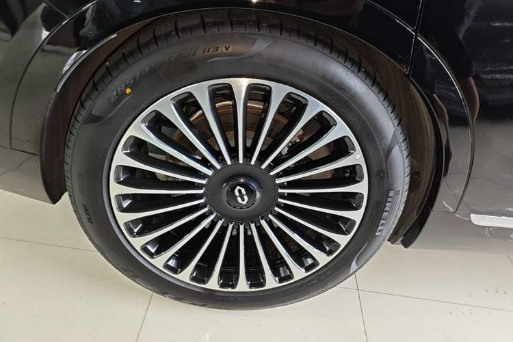 Used Hima AITO M9 2025 Extended-Range Max Version 52 kWh 6-Seater Edition Right Rear Wheel Hub