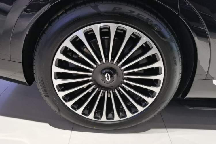 Used Hima AITO M9 2025 Extended-Range Max Version 52 kWh 6-Seater Edition Right Rear Wheel Hub