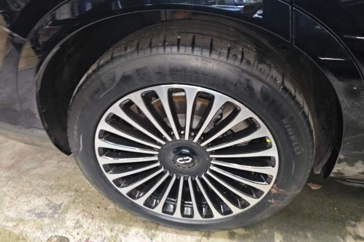 Used Hima AITO M9 2025 Extended-Range Ultra Version 52 kWh 6-Seater Right Rear Wheel Hub