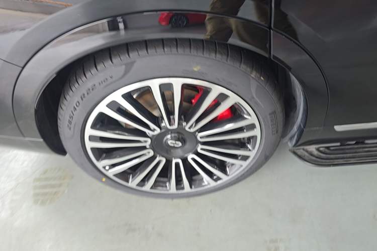 Used Hima AITO M9 2025 Extended-Range Ultra Version 52 kWh 5-Seater Edition Right Rear Wheel Hub