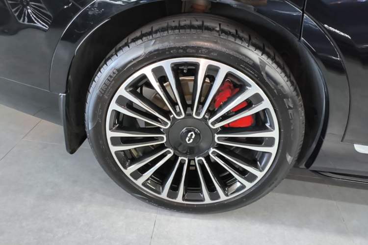 Used Hima AITO M9 2025 Extended-Range Ultra Version 52 kWh 5-Seater Edition Right Rear Wheel Hub