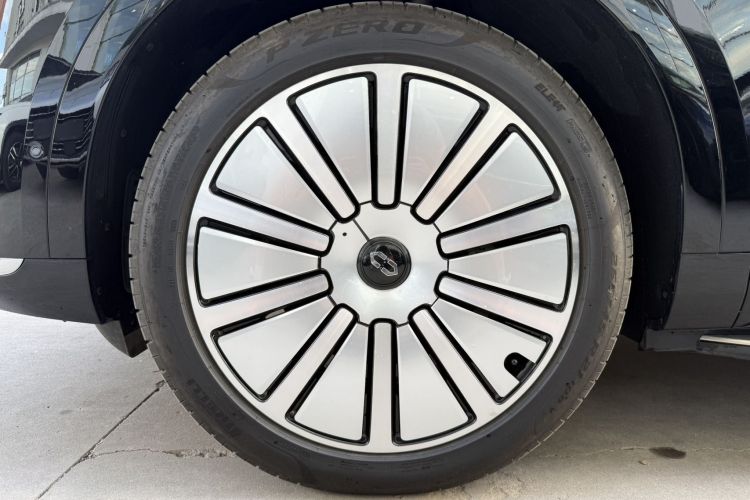 Used Hima AITO M9 2025 Extended-Range Max Version 52 kWh 5-Seater Edition Right Rear Wheel Hub