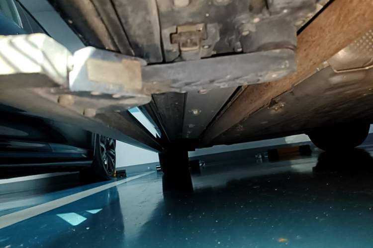 Used Hima AITO M9 2025 Extended-Range Ultra Version 52 kWh 6-Seater Right Side Sill