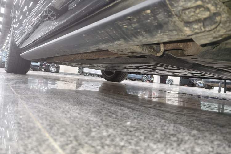 Used Hima AITO M9 2025 Extended-Range Ultra Version 52 kWh 5-Seater Edition Right Side Sill
