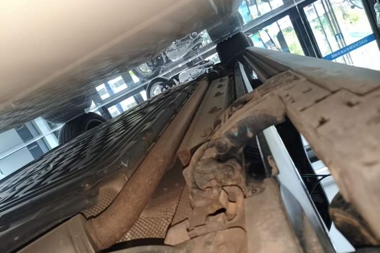 Used Hima AITO M9 2025 Extended-Range Ultra Version 52 kWh 6-Seater Right Side Sill