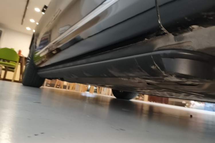 Used Hima AITO M9 2025 Extended-Range Ultra Version 52 kWh 6-Seater Right Side Sill