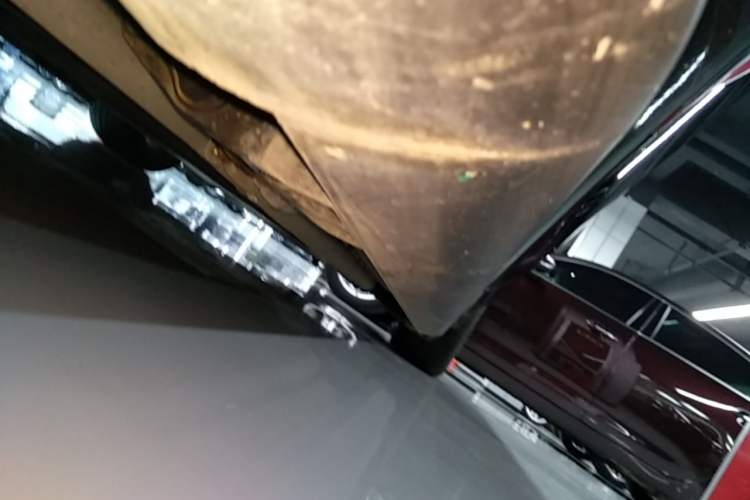 Used Hima AITO M9 2025 Extended-Range Ultra Version 52 kWh 5-Seater Edition Right Side Sill