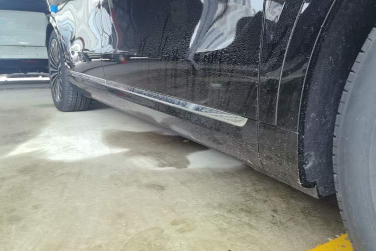 Used Hima AITO M9 2025 Extended-Range Max Version 52 kWh 6-Seater Edition Right Side Sill