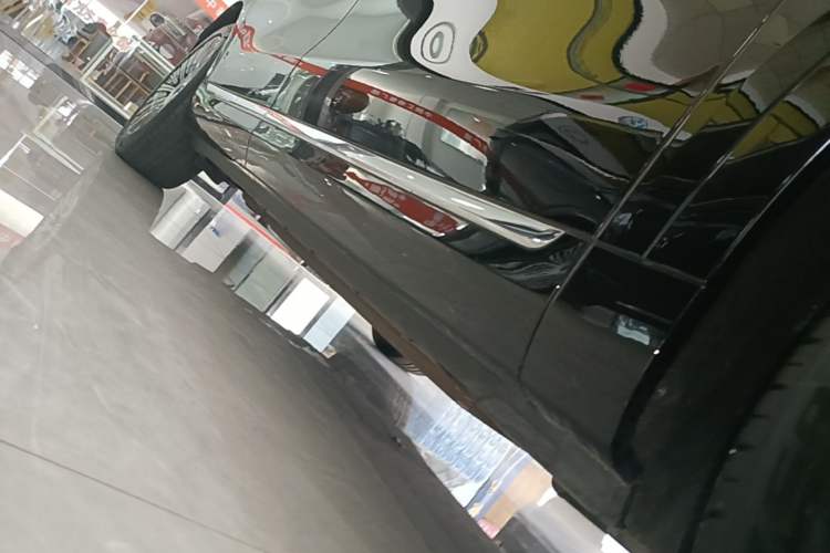 Used Hima AITO M9 2025 Extended-Range Ultra Version 52 kWh 5-Seater Edition Right Side Sill