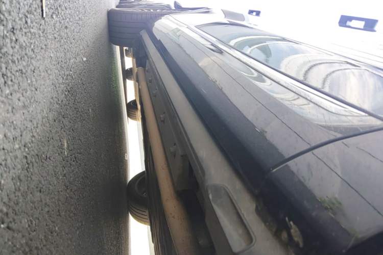 Used Hima AITO M9 2025 Extended-Range Max Version 52 kWh 6-Seater Edition Right Side Sill