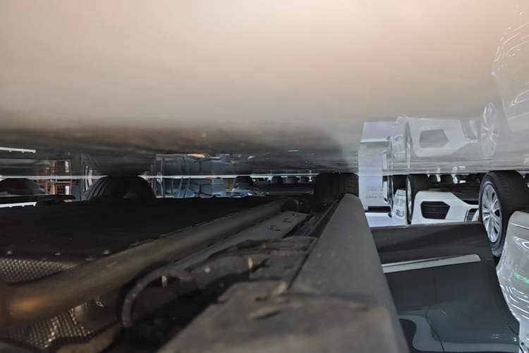 Used Hima AITO M9 2025 Extended-Range Ultra Version 52 kWh 6-Seater Right Side Sill