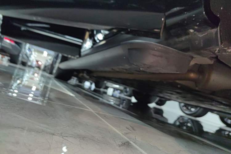 Used Hima AITO M9 2025 Extended-Range Ultra Version 52 kWh 6-Seater Right Side Sill