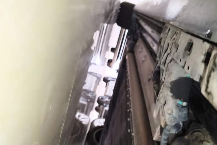 Used Hima AITO M9 2025 Extended-Range Ultra Version 52 kWh 6-Seater Right Side Sill
