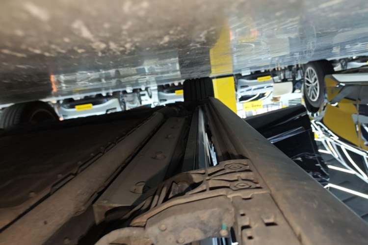 Used Hima AITO M9 2025 Extended-Range Ultra Version 52 kWh 6-Seater Right Side Sill