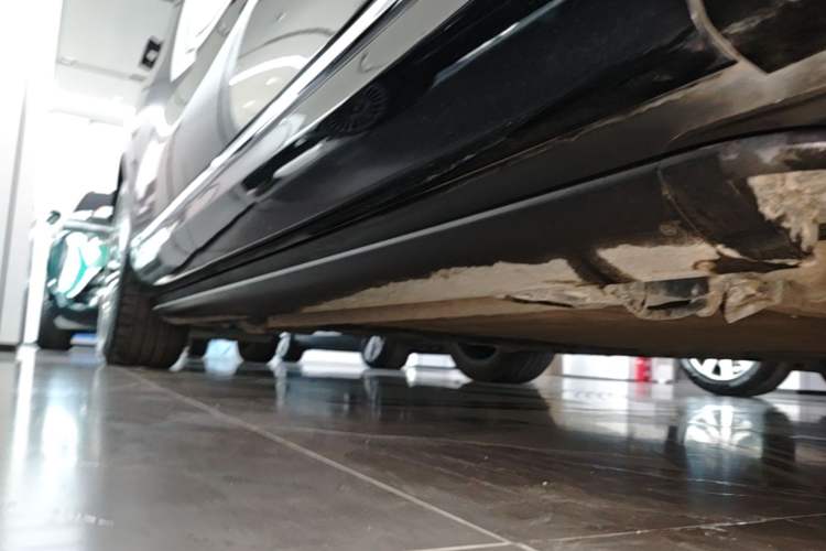 Used Hima AITO M9 2025 Extended-Range Ultra Version 52 kWh 6-Seater Right Side Sill