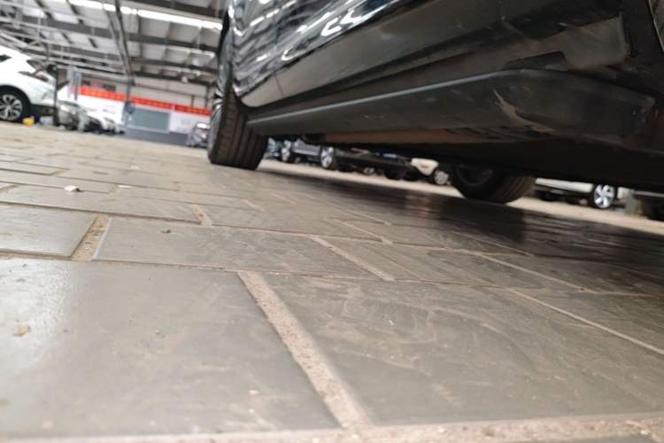 Used Hima AITO M9 2025 Extended-Range Ultra Version 52 kWh 6-Seater Right Side Sill