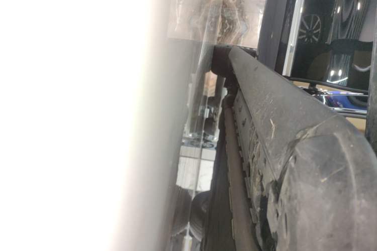 Used Hima AITO M9 2025 Extended-Range Ultra Version 52 kWh 6-Seater Right Side Sill