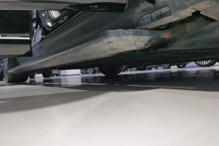 Used Hima AITO M9 2025 Extended-Range Max Version 52 kWh 6-Seater Edition Right Side Sill