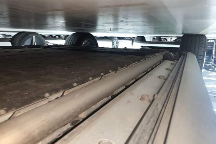 Used Hima AITO M9 2025 Extended-Range Ultra Version 52 kWh 6-Seater Right Side Sill
