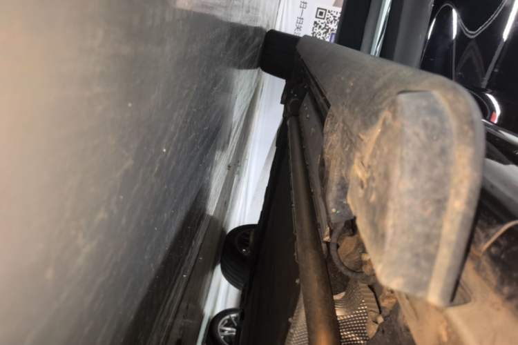 Used Hima AITO M9 2025 Extended-Range Ultra Version 52 kWh 6-Seater Right Side Sill