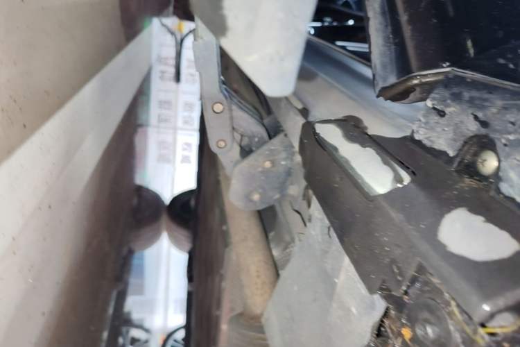 Used Hima AITO M9 2025 Extended-Range Ultra Version 52 kWh 6-Seater Right Side Sill