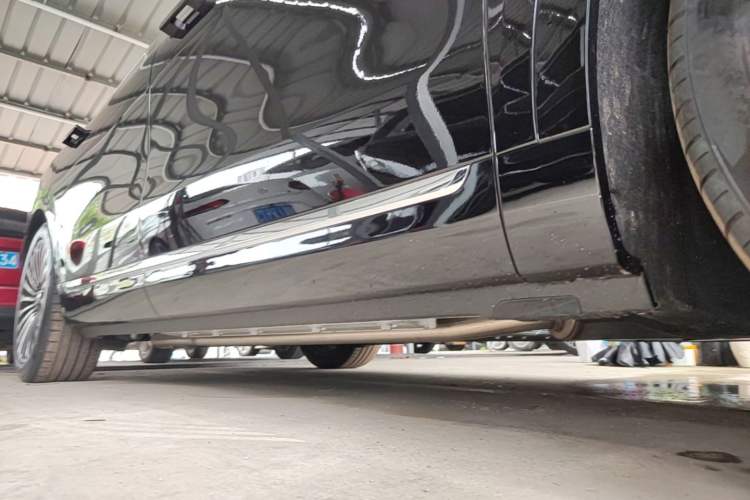 Used Hima AITO M9 2025 Extended-Range Ultra Version 52 kWh 5-Seater Edition Right Side Sill