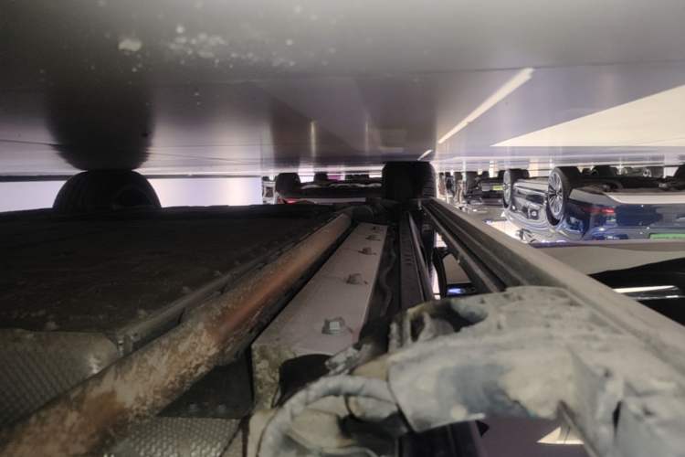 Used Hima AITO M9 2025 Extended-Range Ultra Version 52 kWh 5-Seater Edition Right Side Sill