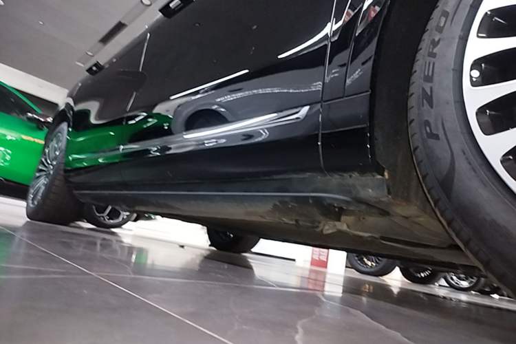 Used Hima AITO M9 2025 Extended-Range Ultra Version 52 kWh 6-Seater Right Side Sill
