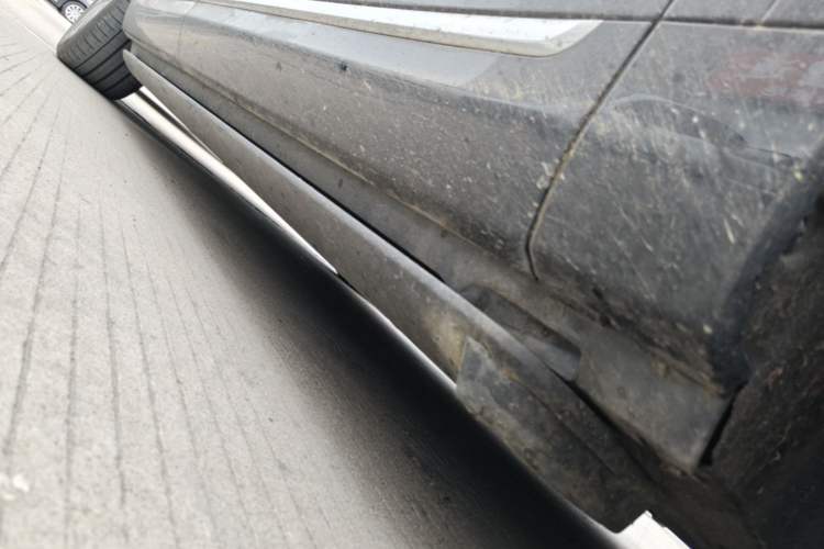 Used Hima AITO M9 2025 Extended-Range Max Version 52 kWh 6-Seater Edition Right Side Sill