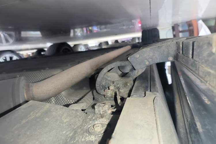 Used Hima AITO M9 2025 Extended-Range Ultra Version 52 kWh 6-Seater Right Side Sill