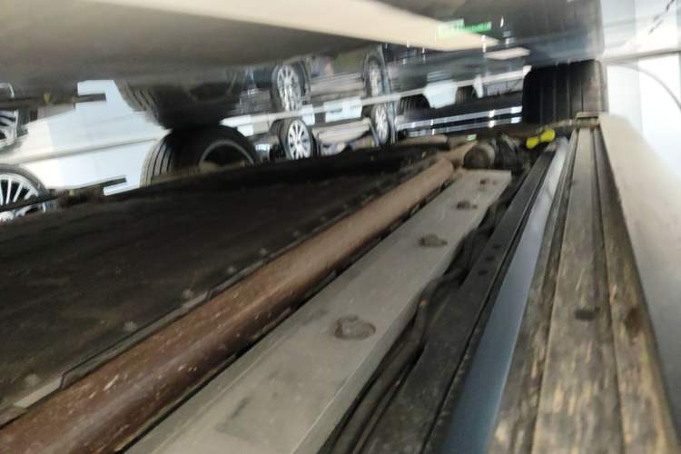 Used Hima AITO M9 2025 Extended-Range Ultra Version 52 kWh 6-Seater Right Side Sill