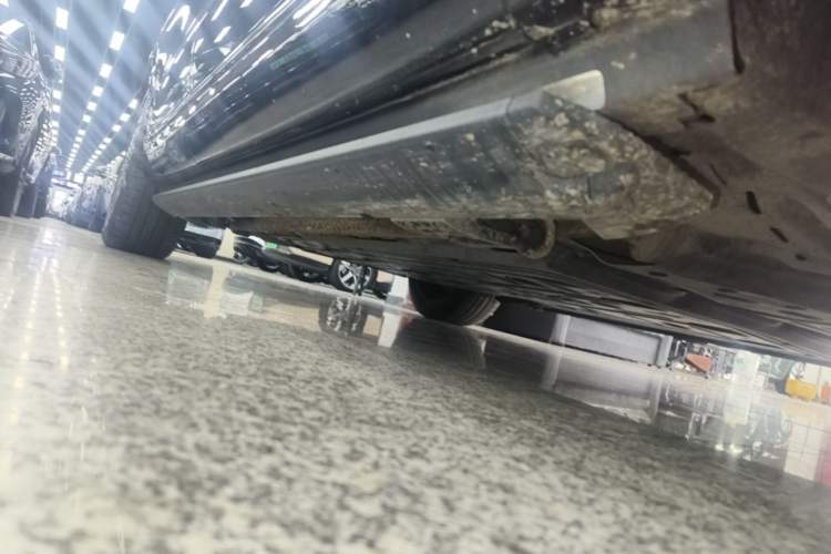 Used Hima AITO M9 2025 Extended-Range Ultra Version 52 kWh 5-Seater Edition Right Side Sill
